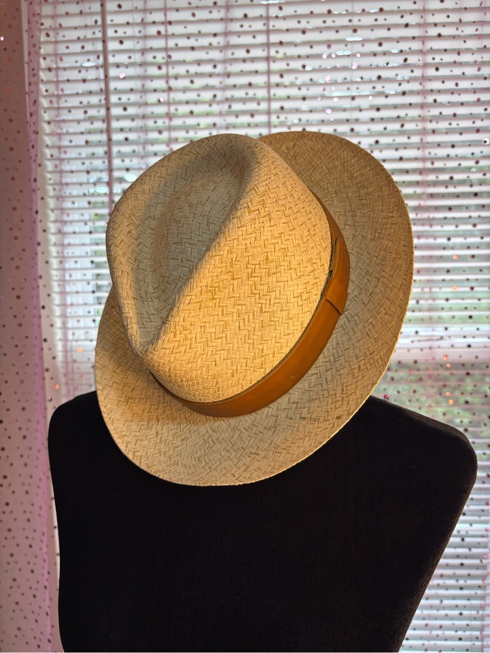Paul Fredrick Natural Straw Fedora with Tan Band NWOT - Picture 2 of 7